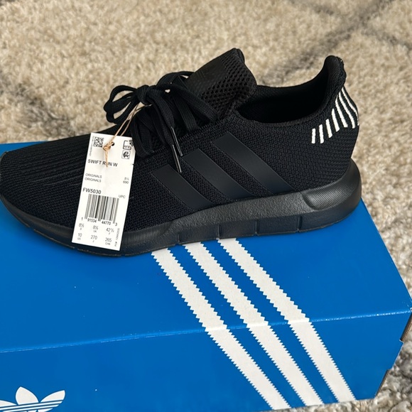 Brand new Adidas never used - Picture 2 of 5